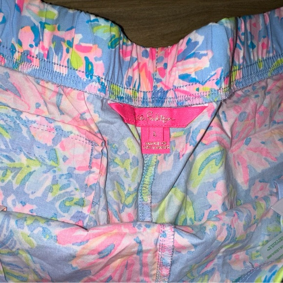 Lilly Pulitzer Shorts - Picture 3 of 4